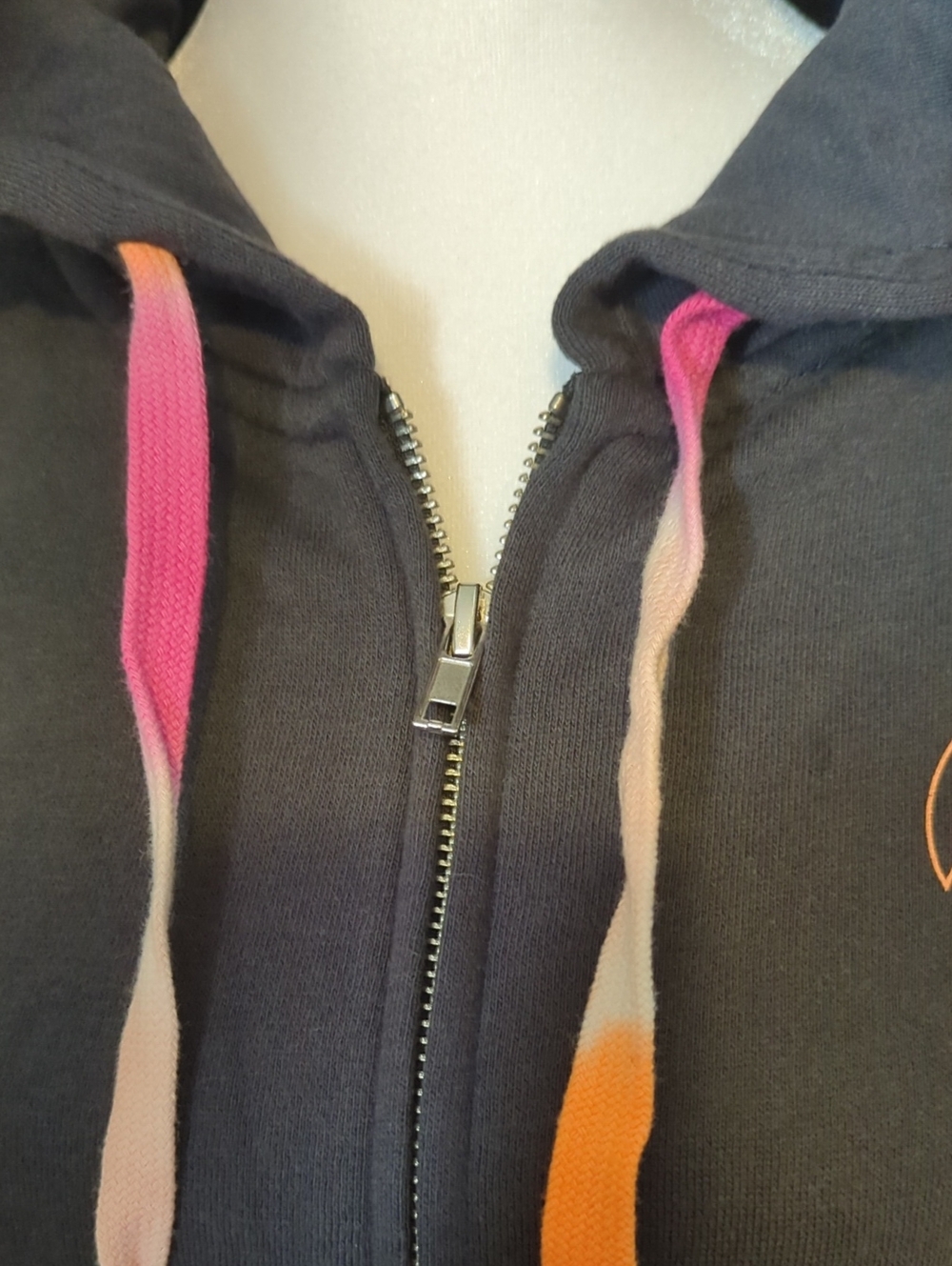 Peloton Women’s Charcoal Zip Hoodie Pink Logo Large Cycling Spinning Fit - Picture 4 of 11
